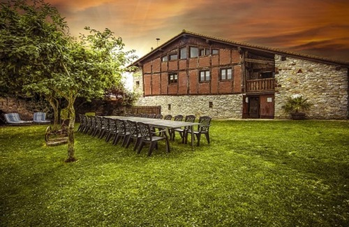 Larraun Cabaña | Casa Rural APEZETXEA Landetxea, Arruitz(Larraun)entre 8 hasta 33 personas.