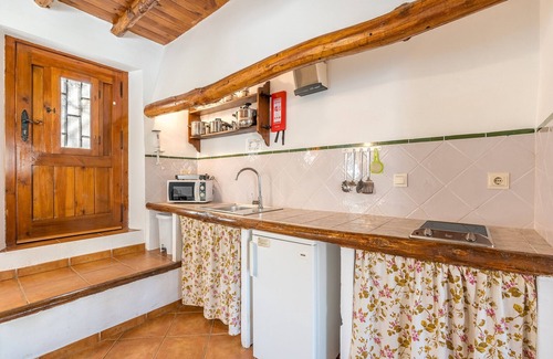 La Zubia Casa | Casa rural 'Casa Rural El Corral' con vistas a la montaña, piscina compartida y Wi-Fi