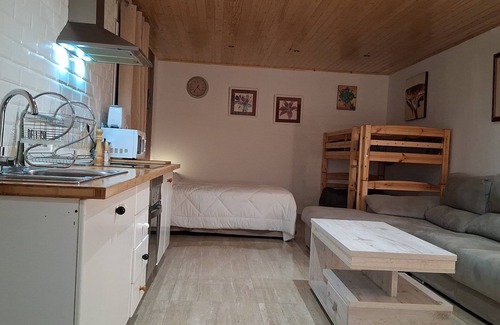 Castalla Casa | Casa con bar privado, grandes patios, barbacoa cubierta y aire acondicionado