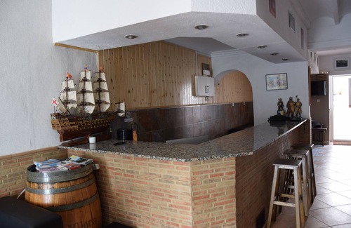 Castalla Casa | Casa con bar privado, grandes patios, barbacoa cubierta y aire acondicionado