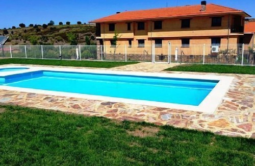 Losacio Villa | Casa rural para grandes grupos con piscina El Molino de Losacio (27-33 personas)