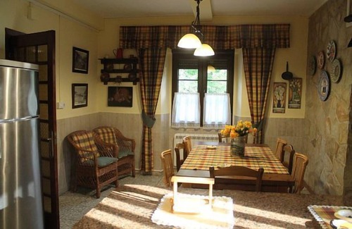 Villademar Cabaña | Casa rural (alquiler íntegro) La Ermita de Prin para 10 personas