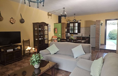 Benaojan Chalet De Esquí | Casa rural (alquiler íntegro) Casitas Cueva del Gato para 6 personas