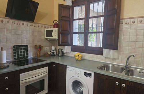 Benaojan Chalet De Esquí | Casa rural (alquiler íntegro) Casitas Cueva del Gato para 6 personas