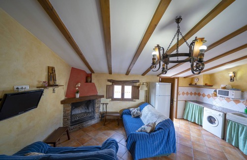Laroya Cabaña | Casa rural (alquiler íntegro) Reul Alto Cortijos Rurales para 4 personas