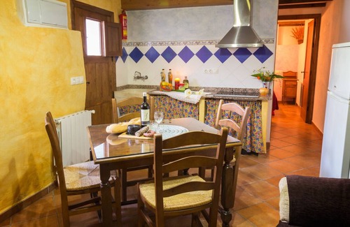 Laroya Cabaña | Casa rural (alquiler íntegro). Reul Alto Cortijos Rurales. De 2 a 4 personas