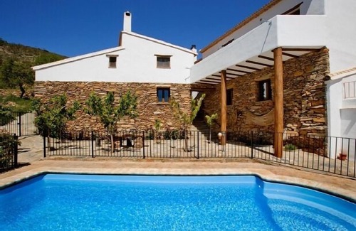 Laroya Cabaña | Casa rural (alquiler íntegro). Reul Alto Cortijos Rurales. De 2 a 4 personas