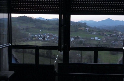 Villamayor Chalet De Esquí | Casa rural (alquiler íntegro) El Pongallin para 12 personas