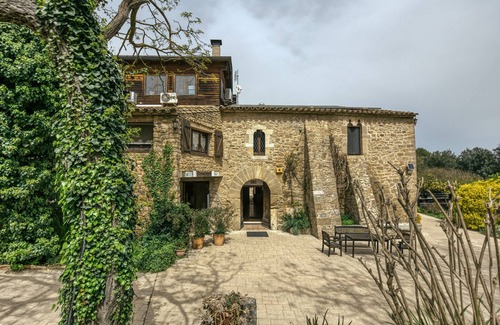 Pujals dels Pagesos Casa | Rural House 'Fuselles' with Mountain View, Wi-Fi and Air Conditioning