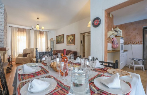 Sanlúcar la Mayor Villa | Casa Rural en Sevilla con Piscina Privada Villa Montecarmelo, Sanlúcar la Mayor