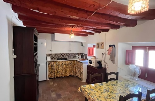 Otura Casa | Casa rural 'La Casa Del Colono' con vistas a la montaña, piscina compartida y Wi-Fi