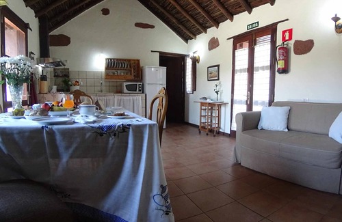 Santa Lucia Casa | Casa Rural La Fuente de la Flora