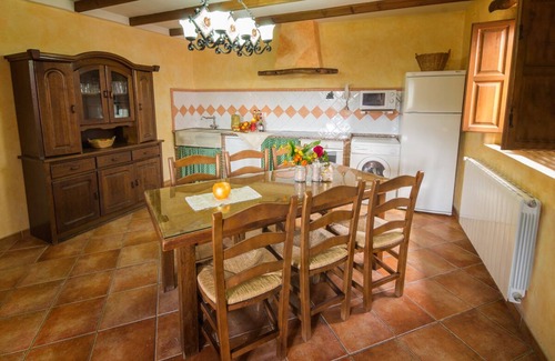Laroya Cabaña | Casa rural (alquiler íntegro) Reul Alto Cortijos Rurales para 8 personas