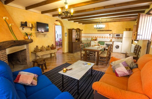Laroya Cabaña | Casa rural (alquiler íntegro) Reul Alto Cortijos Rurales para 8 personas