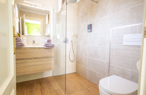 Murla Cama Y Desayuno | Casa rural con vistas preciosas y piscina, habitación Campell