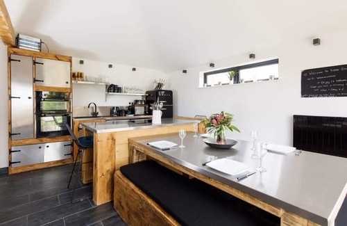 Chichester Chalet De Esquí | Rural Lodge Retreat with Hot Tub