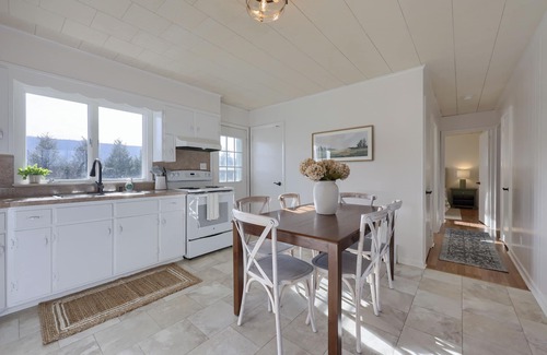 Spring Glen Casa | Rural, peaceful, sleeps 6, mountain views