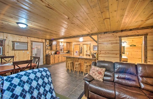 Putnam County Cabina | Rural Powersville Retreat w/ Lake Access & Porch!