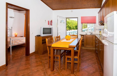 Monte Raposo Cabaña | Villa rural con piscina a 10 minutos de la playa.