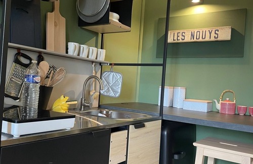 Vire-en-Champagne Apartamento | Rushes Lake - a high end one double bedroom boutique style Gite.