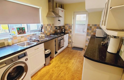 Crawley Casa | Rusper Retreat - Spacious Home Near Gatwick