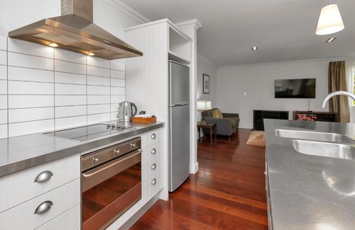 Russell Casa | Russell Cottages - Russell Holiday Home