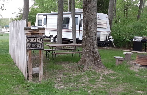 Barryton Alquiler De RV | Russell's Roost Camping , Boating, Fishing ON Martiny Chain of Lakes.