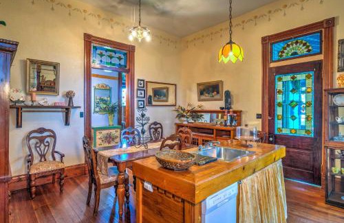 Russellville Casa | Russellville House with Garden - Walk to Main Street