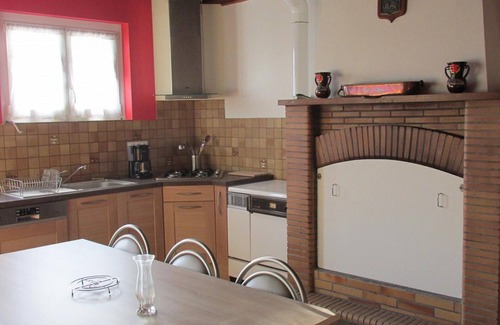 Saint-Quentin-sur-le-Homme Cabaña | Casa rústica con chimenea, jardín y mascotas permitidas