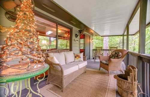 Sylva Cabina | Rustic 2BR Cabin, Mountain Views & Fishing