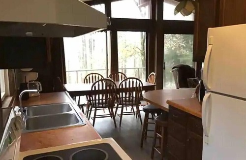 Russell Cabina | Rustic 3 bedroom cabin #2 at Deep woods