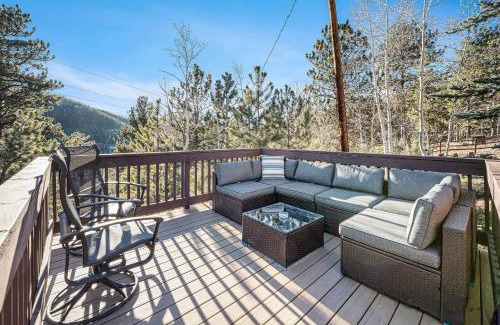 Bailey Casa | Rustic 4br Cabin W Hot Tub & Patio