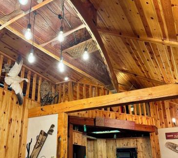 Walhalla Casa | Rustic 5 Bedroom Gorge River Resort