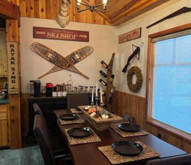 Walhalla Casa | Rustic 5 Bedroom Gorge River Resort