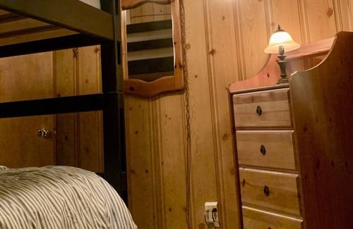 Algonquin Highlands Cabaña | Rustic and Spacious Lakefront Oasis. Sleeps 10, Endless fun!