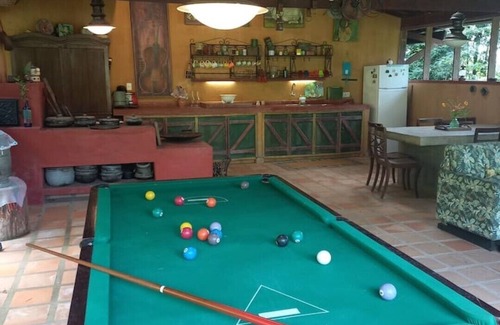 Simao Pereira Chalet De Esquí | Guest house, rustic and elegant, with swimming pool.
