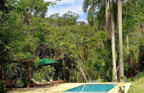 Simao Pereira Chalet De Esquí | Guest house, rustic and elegant, with swimming pool.
