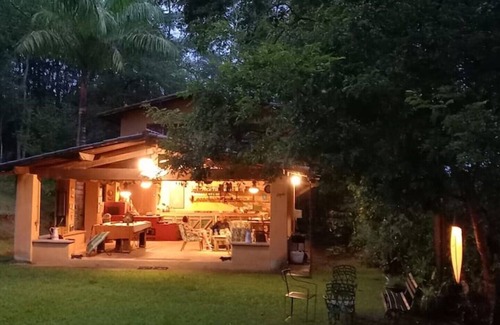 Simao Pereira Chalet De Esquí | Guest house, rustic and elegant, with swimming pool.