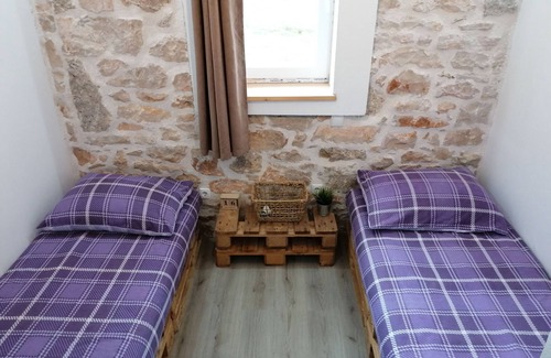 Drnis Apartamento | Rustic apartment in rural village near Krka park