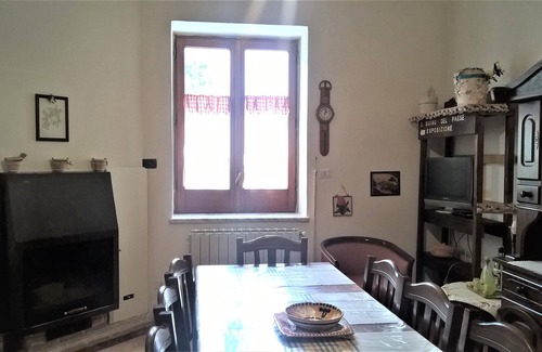 Piazza-Tralia-Pendolo Casa | Apartamento rústico en la planta baja con jardín de cítricos