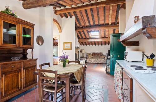 Bucciano Apartamento | Rustic Apartment with Pool and air conditioning