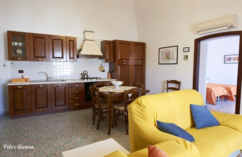Partinico Apartamento | Apartamentos rústicos dentro del Baglio "Villa Vélez", cerca de Balestrate