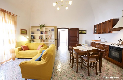 Partinico Apartamento | Apartamentos rústicos dentro del Baglio "Villa Vélez", cerca de Balestrate
