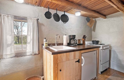 Batesville Apartamento | Rustic Bailey's Retreat Cabin Near Wineries!