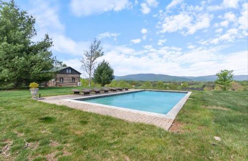 Batesville Apartamento | Rustic Baileys Retreat Cabin Near Wineries!