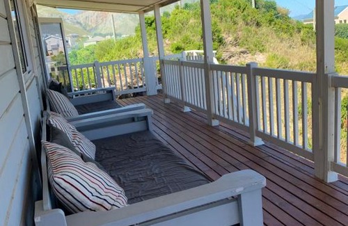 Betty's Bay Casa | Rustic Beach House