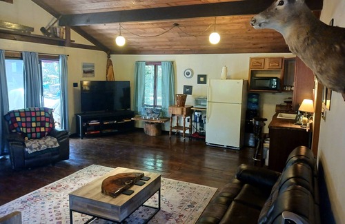 Queen Casa | Rustic Blue Knob Adventure Cabin Hike, Bike & Ski, ATV, Hunting, Fishing