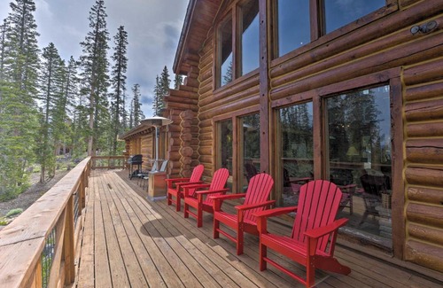 Quandary Village Casa | Rustic Breckenridge Escape with Hot Tub and MTN Views!