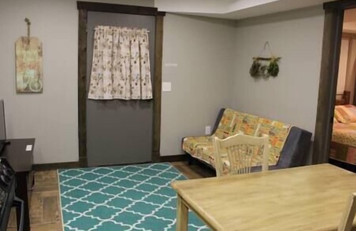 Uintah Casa | Rustic & Bright 1 Bed Apt.