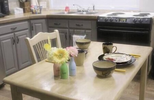 Uintah Casa | Rustic & Bright 1 Bed Apt.